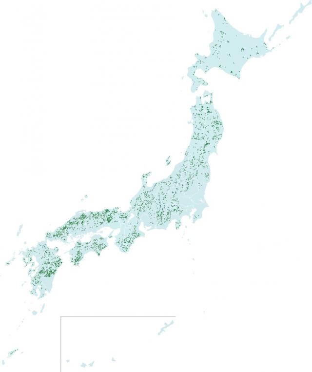 日本全国地図に水源林造成事業の契約地が緑の点で示されている