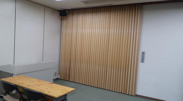木のブラインドの写真