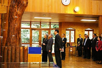 写真2：森の科学館でのご説明
