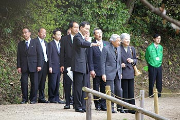 写真3：サクラ保存林のご案内1