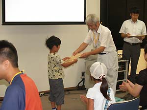 子ども樹木博士の様子：写真6