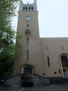 写真1：早稲田大学大隈小講堂