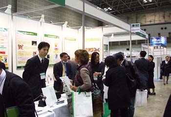 写真1：アグリビジネス創出フェア2012ブースの様子1