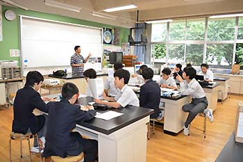 写真1：竹園東中学校出前レクチャー1