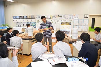写真2：竹園東中学校出前レクチャー2