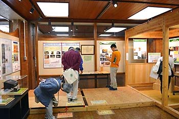 写真2：研究成果パネルその2