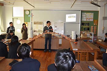 写真2：木の橋を作ってみよう！2