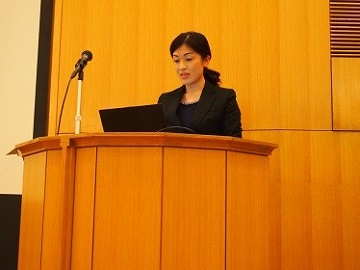 成果報告の様子の写真04